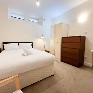  Apartment Convenient 2br Basement Flat In Leith