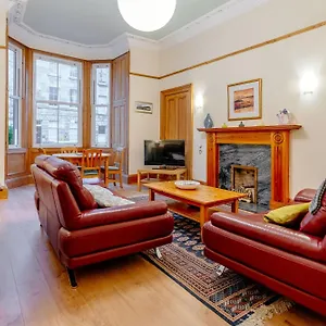  Apartment Beautiful Spacious Ground Floor Newington Flat